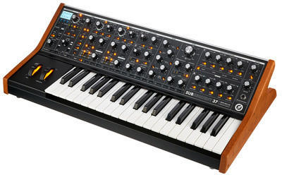 Moog Subsequent 37